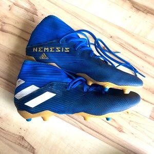 Men’s 8.5 NEMESIS Soccer Cleats only worn 2x euc